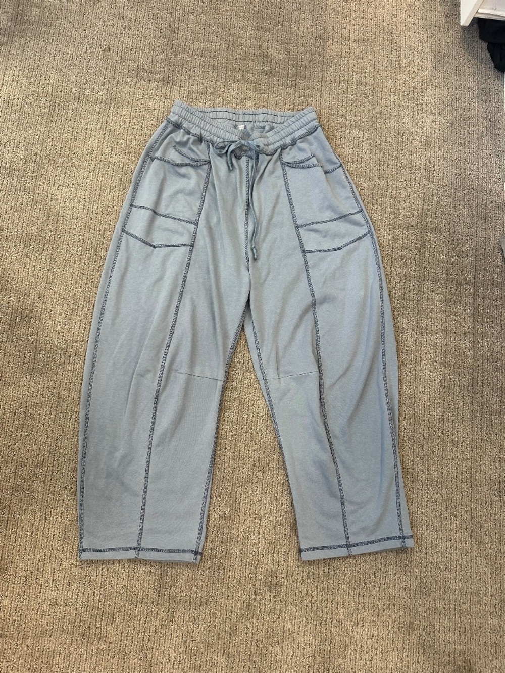 Women’s barrel pants size medium